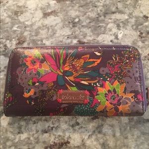Sak/Roots wallet